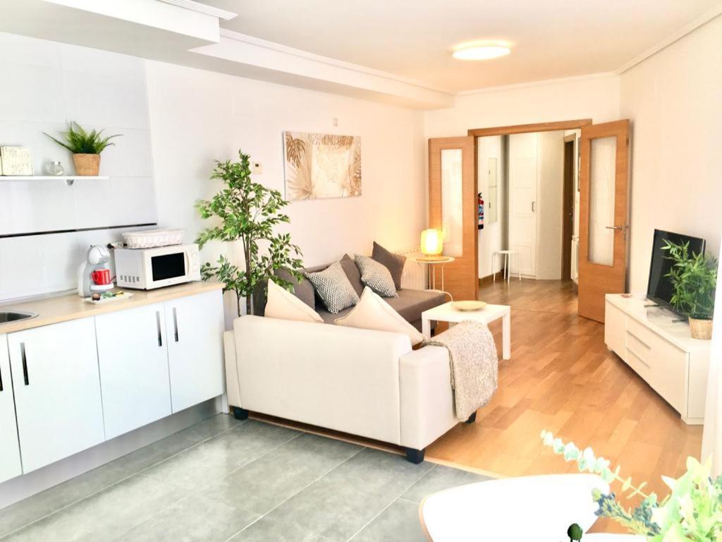 Apartamento 1 Centrico Garaje Wi-Fi Para Trabajar Apartment กาสโตร-อูร์เดียเลส ภายนอก รูปภาพ