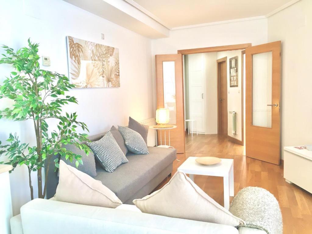 Apartamento 1 Centrico Garaje Wi-Fi Para Trabajar Apartment กาสโตร-อูร์เดียเลส ภายนอก รูปภาพ
