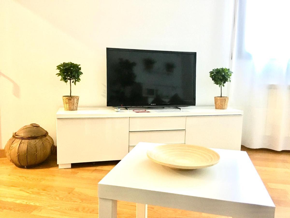Apartamento 1 Centrico Garaje Wi-Fi Para Trabajar Apartment กาสโตร-อูร์เดียเลส ภายนอก รูปภาพ