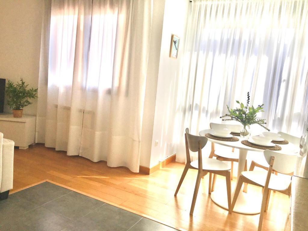 Apartamento 1 Centrico Garaje Wi-Fi Para Trabajar Apartment กาสโตร-อูร์เดียเลส ภายนอก รูปภาพ